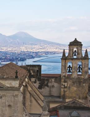 Best time to visit Naples and Pompeii